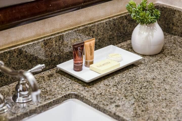 Bathroom amenities
